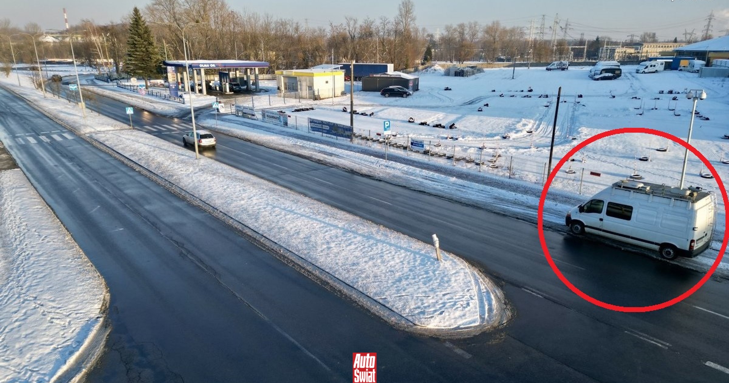 Białe dostawczaki już parkują przy przejściach. Oznaczają jedno - kłopoty