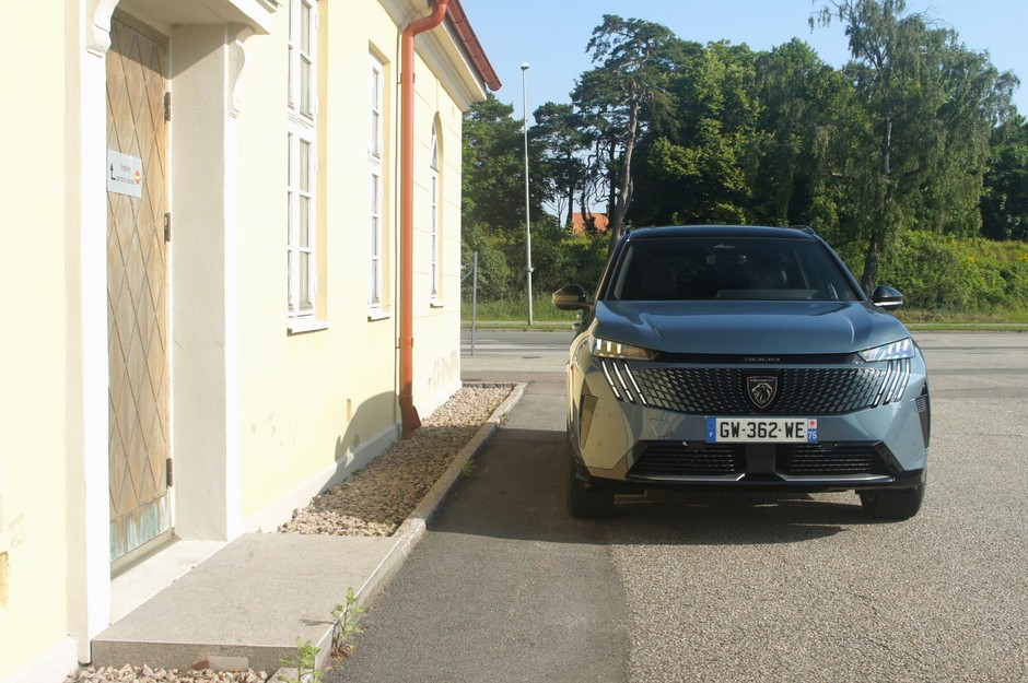 Peugeot E-5008 w pierwszym teście
