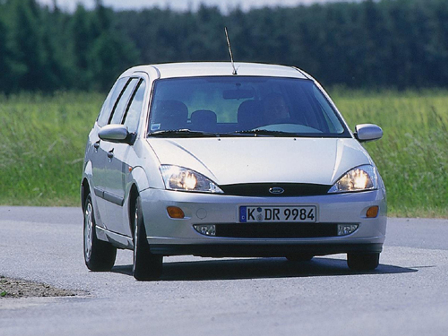 Opel Astra II kontra Ford Focus I i VW Golf IV - porównanie używanych kombi z dieslem