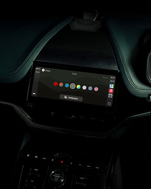 Aston Martin Apple CarPlay Ultra