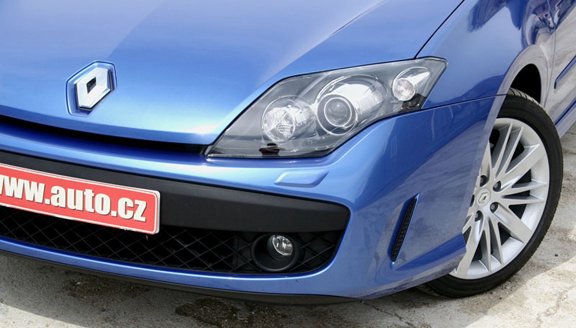 Renault: pierwsze wrażenia z jazdy Laguną GT