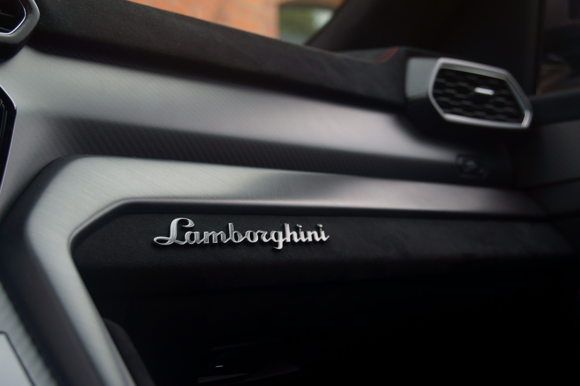 Lamborghini Urus Performante. 666-konny potwór na szczudłach