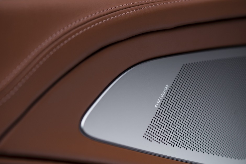 To już tradycja w Bang &amp; Olufsen. Maskownice głośników wykonano z aluminium.