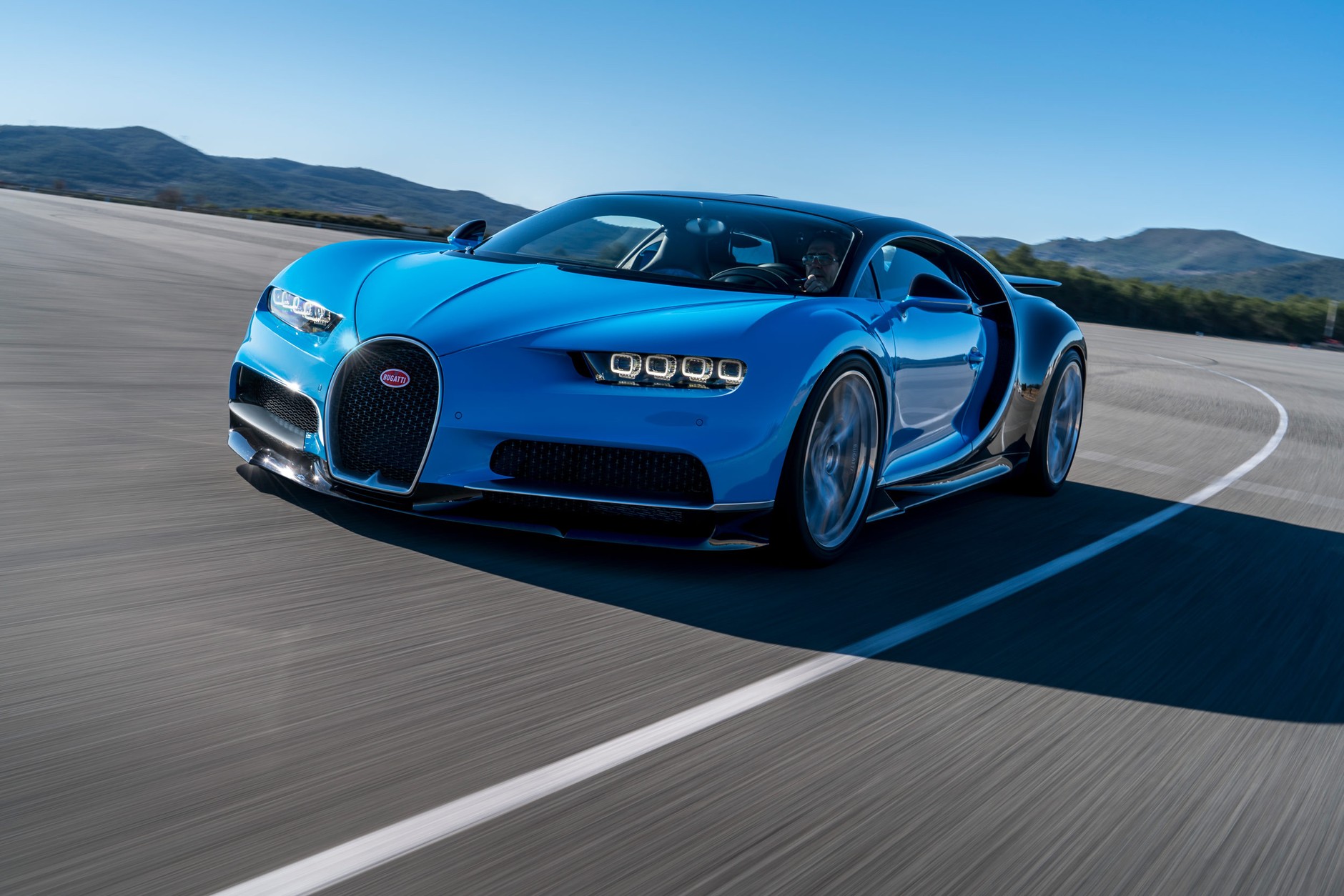 Bugatti Chiron to hiperauto.