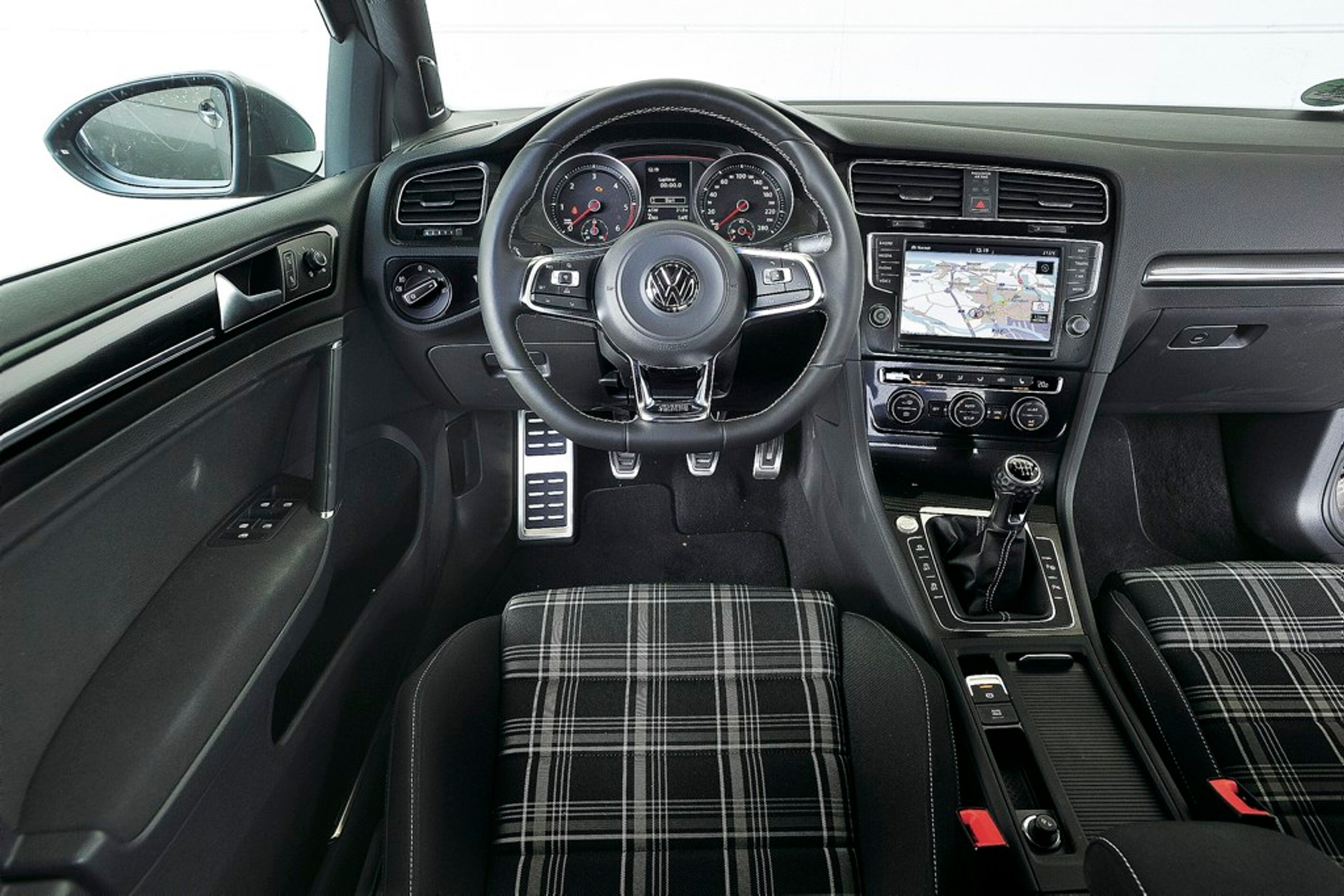 VW Golf 2.0 TDI GTD, kokpit