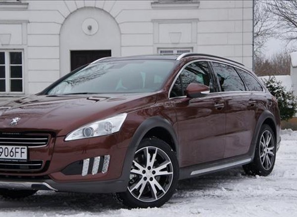 Peugeot 508 RXH: scout po francusku