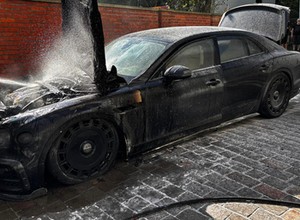 Bentley zapalił się przed sanktuarium w Myślenicach. Interweniowała straż pożarna