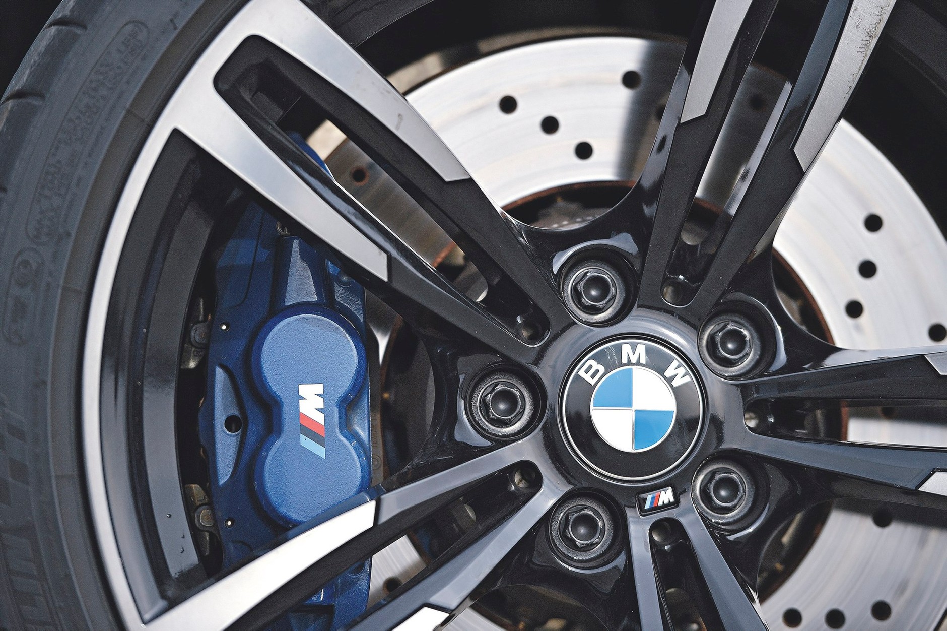 Mistrz driftu kontra król sprintu - BMW M2 vs. Porsche 911