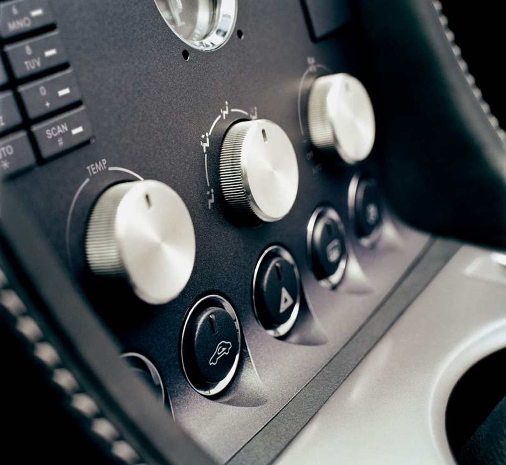 Aston Martin V8 Vantage: więcej mocy dla starszych wersji