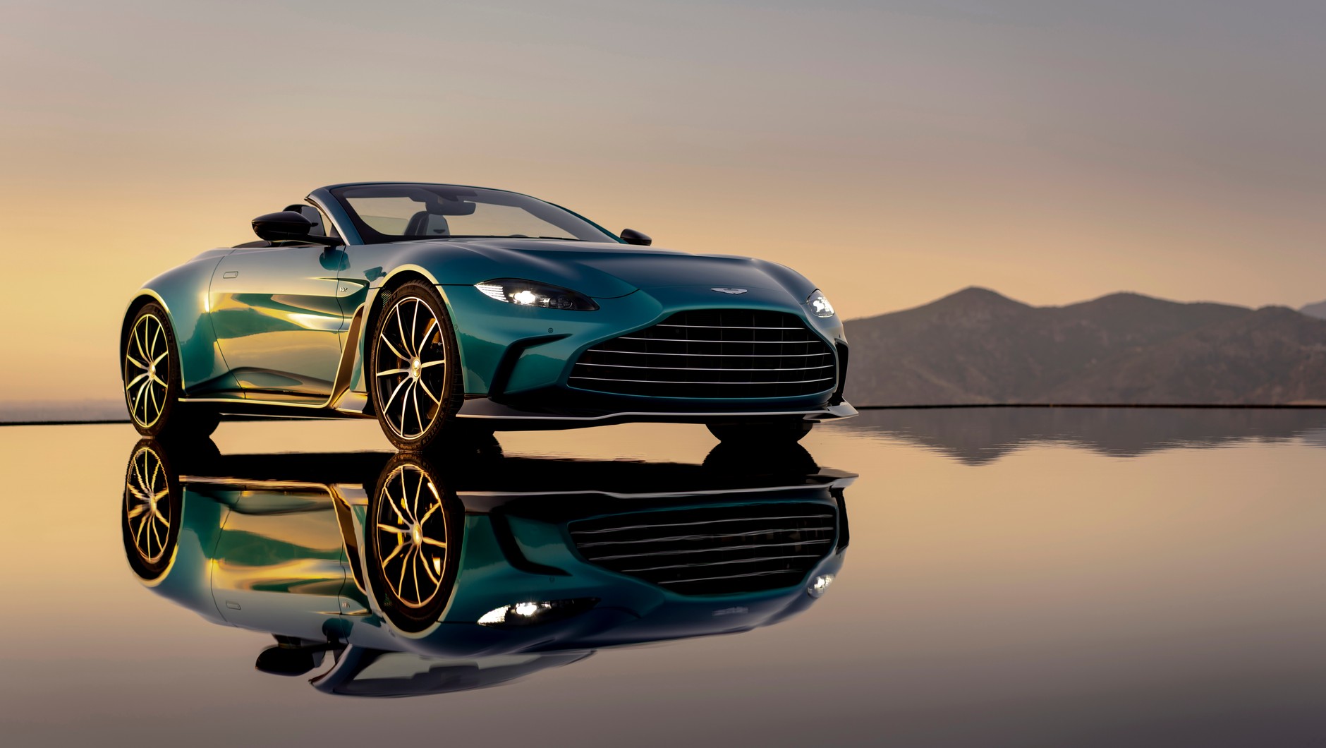 Aston Martin V12 Vantage Roadster