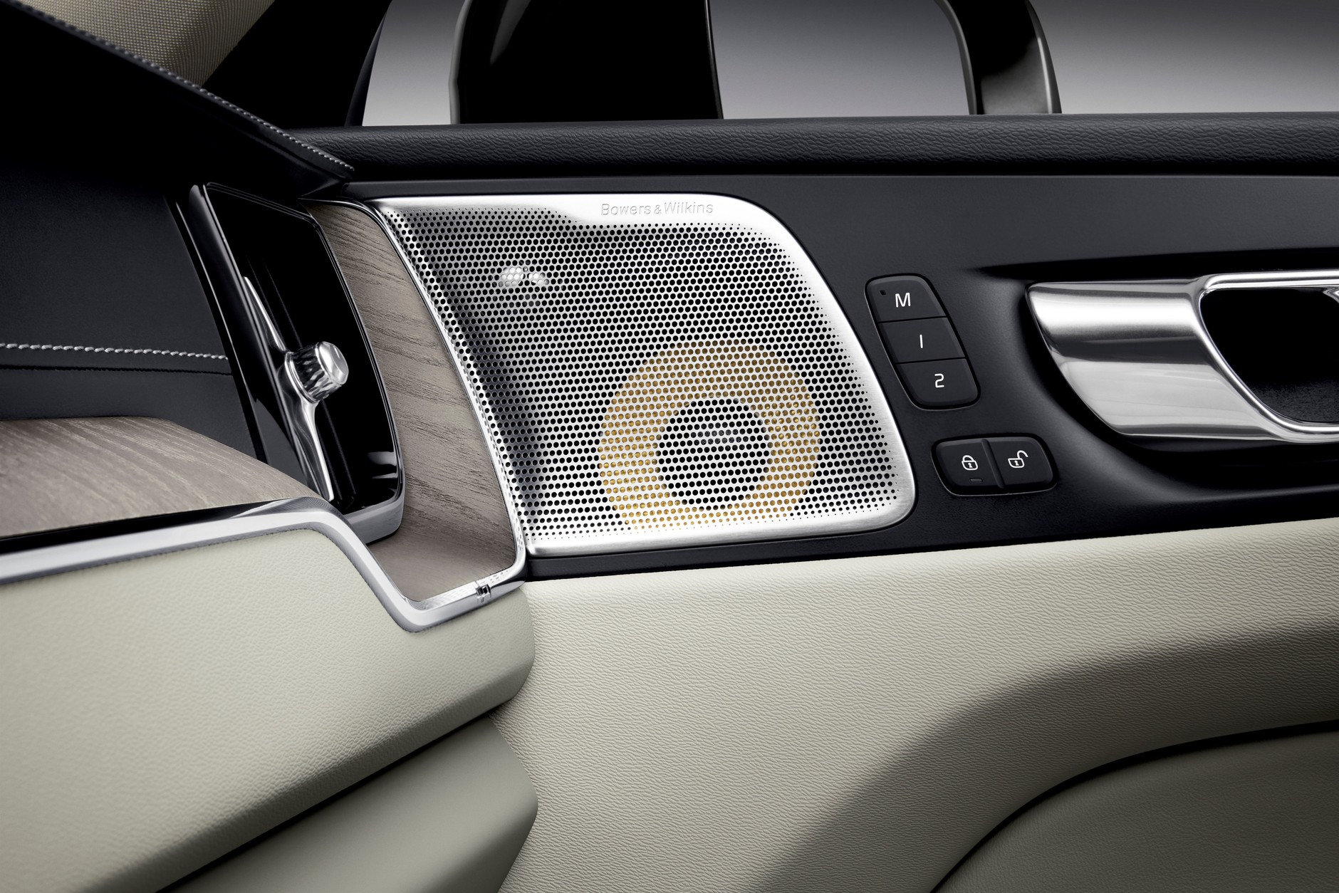 Nowe Volvo XC60. Dostępny będzie także system firmowany przez Bowers&Wilkins. W kabinie będzie 15 głośników.