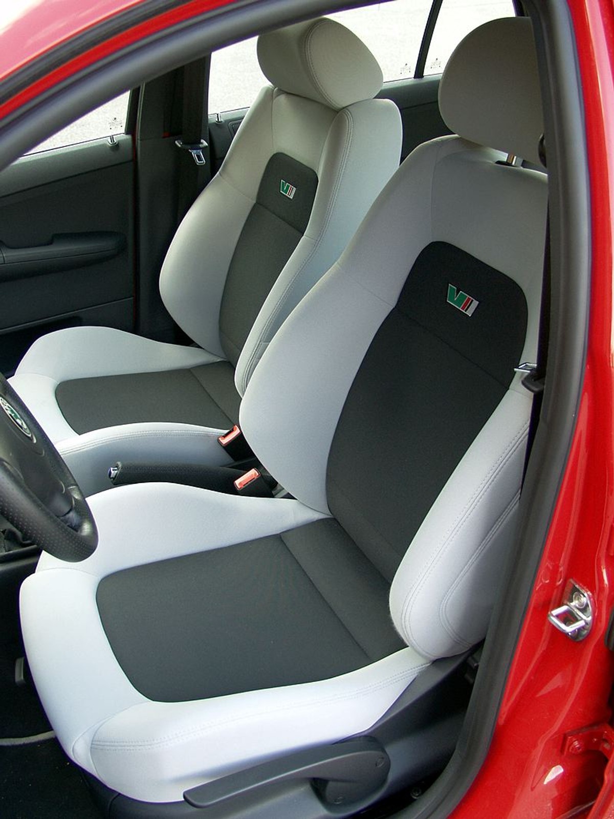 Co kradną w Niemczech? Liderem jest VW Caravelle, Škoda Fabia RS w TOP5