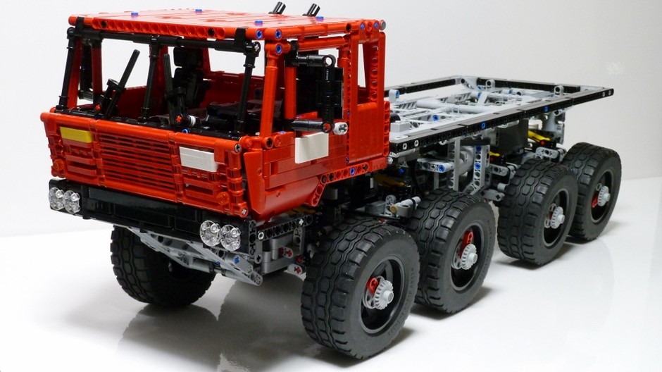 Tatra 813