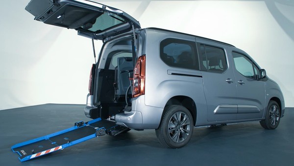 Toyota Proace City Verso z zabudowami Gruau do transportu osób z niepełnosprawnościami za 42 tys. zł
