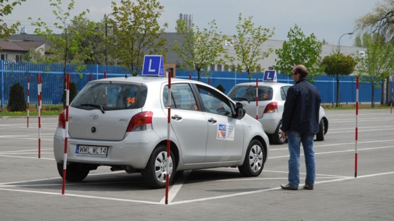 Jaka cena taka jakość: grupowe zakupy kursów na prawo jazdy