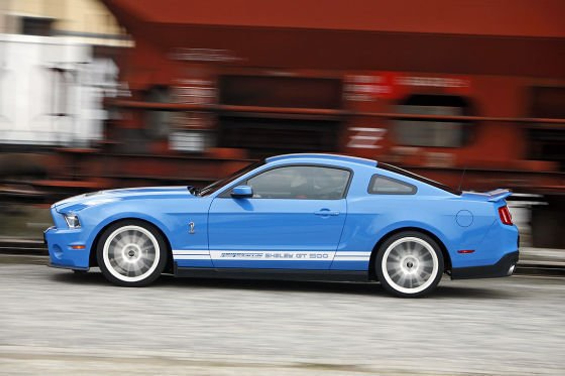 Camaro kontra Challenger i Mustang - V8 po tuningu wiele potrafi