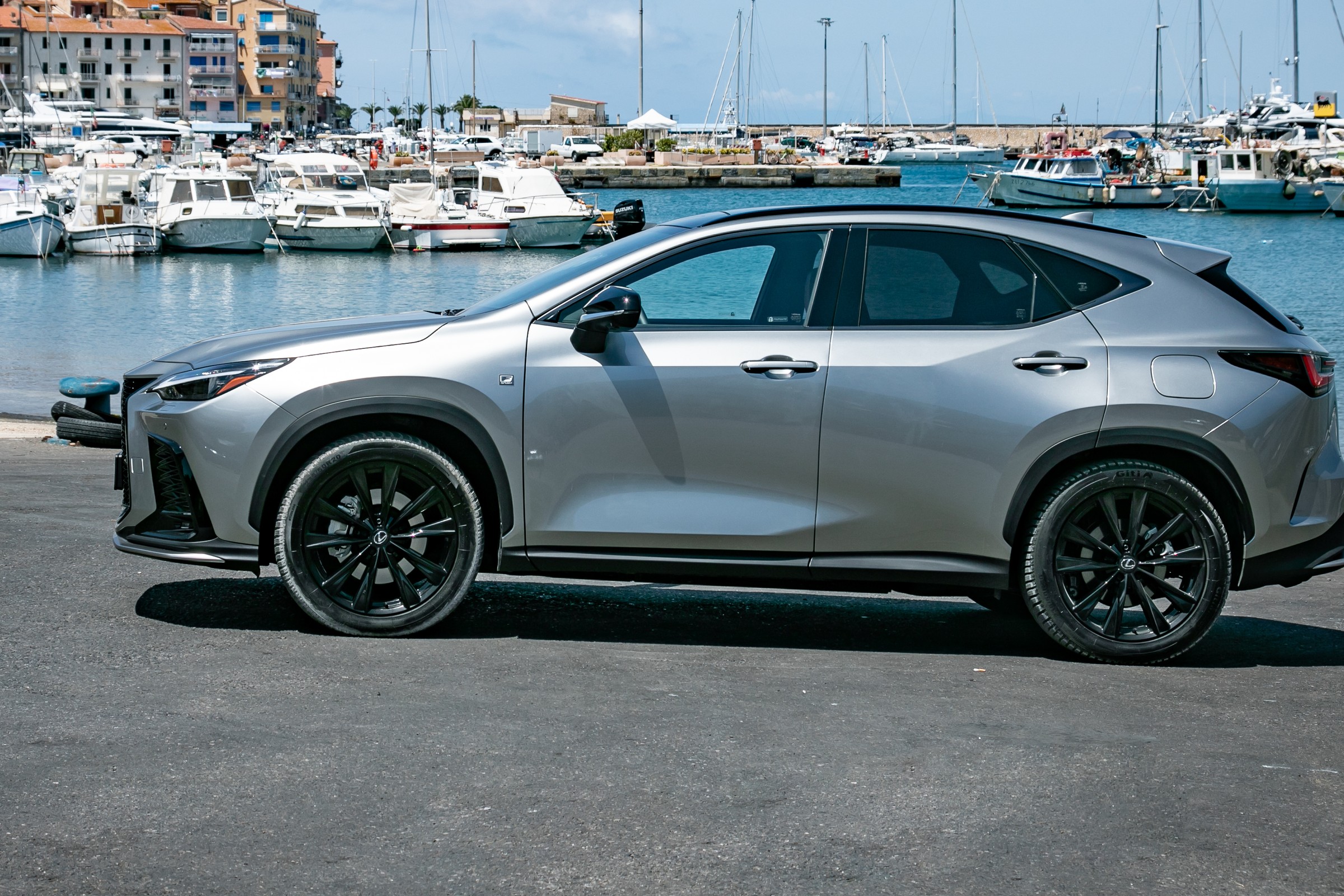 Kultowe SUV-y Lexusa. LBX już od 892 zł netto miesięcznie