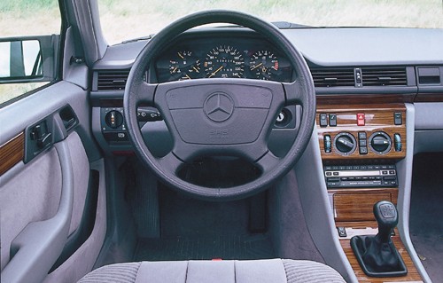Citroen XM, Mercedes W124, Volvo 850, Ford Scorpio, Opel Omega oraz Toyota Camry - Oto duże "kombiaki" za niewielkie pieniądze