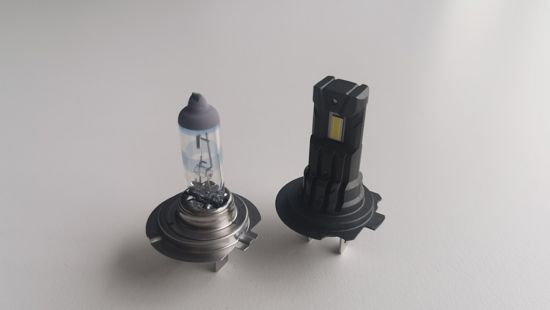 Philips Ultinon Access – LED niewiele większy od żarówki