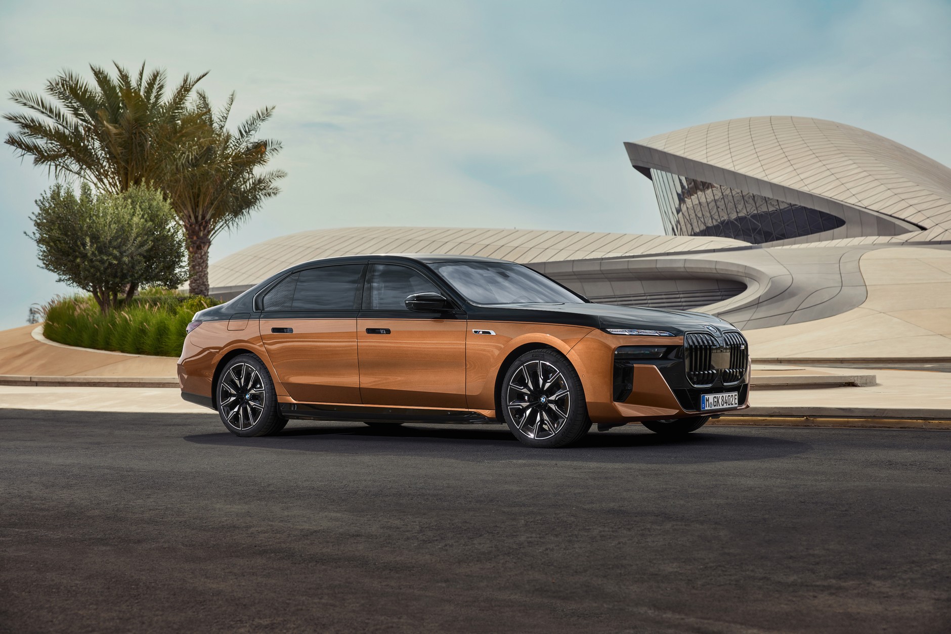 BMW i7 M70