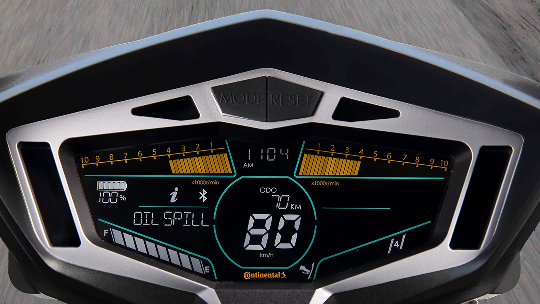 Projekt interaktywnej deski rozdzielczej Continentlal dla motocyklistow