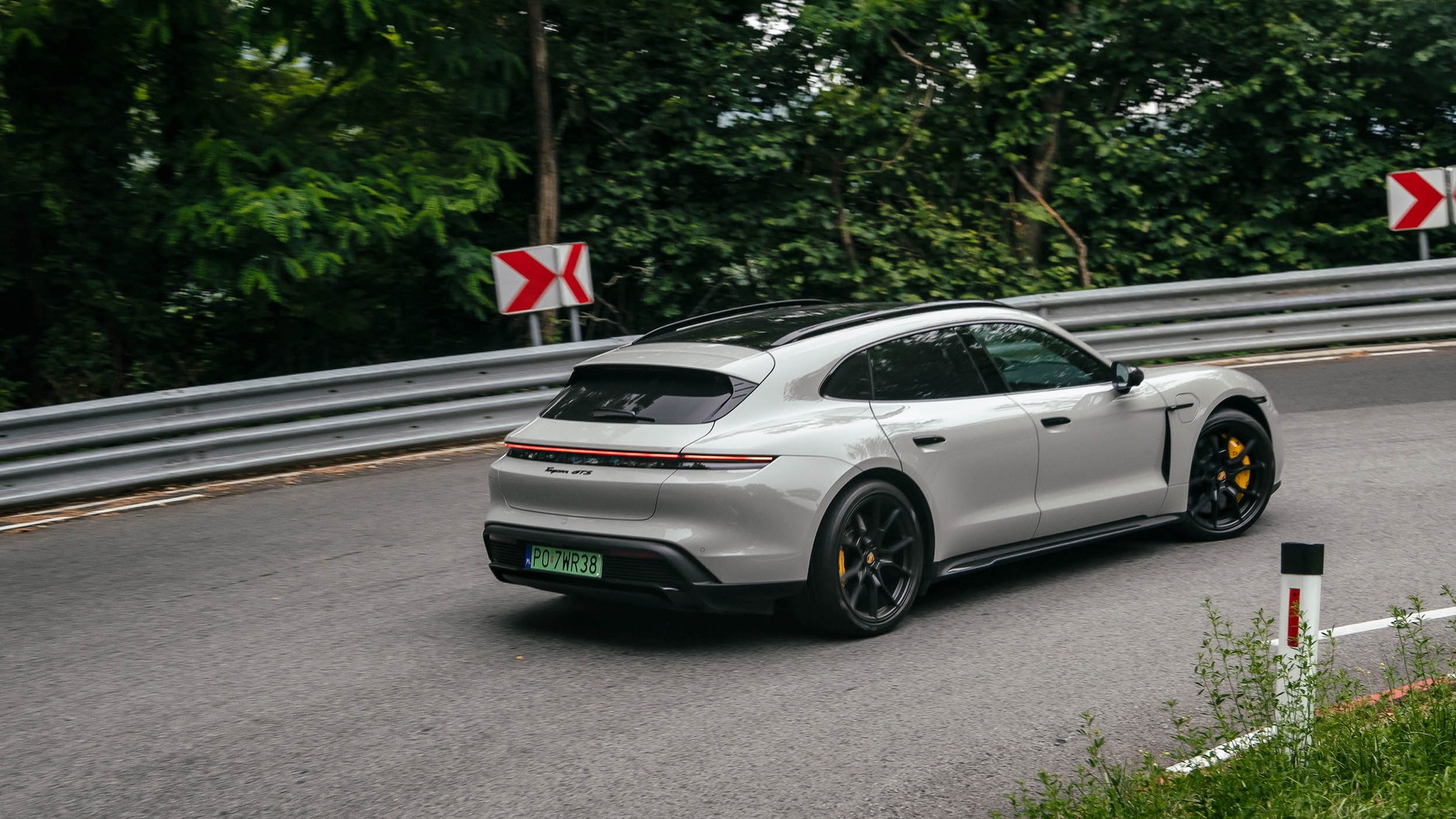 Podróż Porsche Taycanem i Audi e-tronem GT do Chorwacji