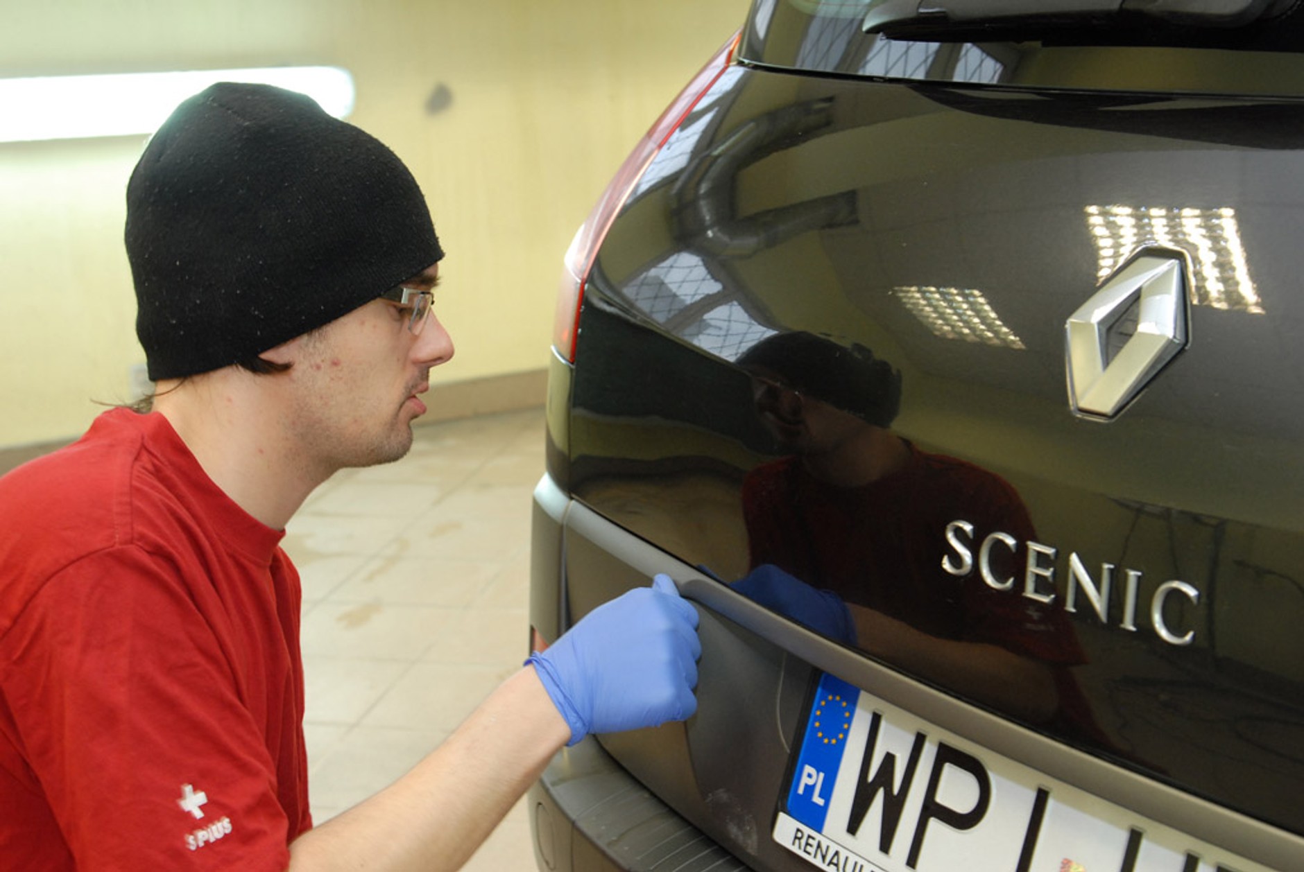 Jak usunąć wgniecenia z karoserii?