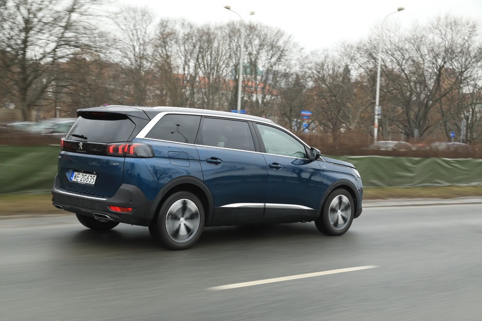 Peugeot 5008 po liftingu to nadal SUV z cechami vana