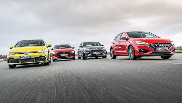 Ford Focus kontra Mazda 3, Hyundai i30 i Volkswagen Golf - który będzie lepszym wyborem?