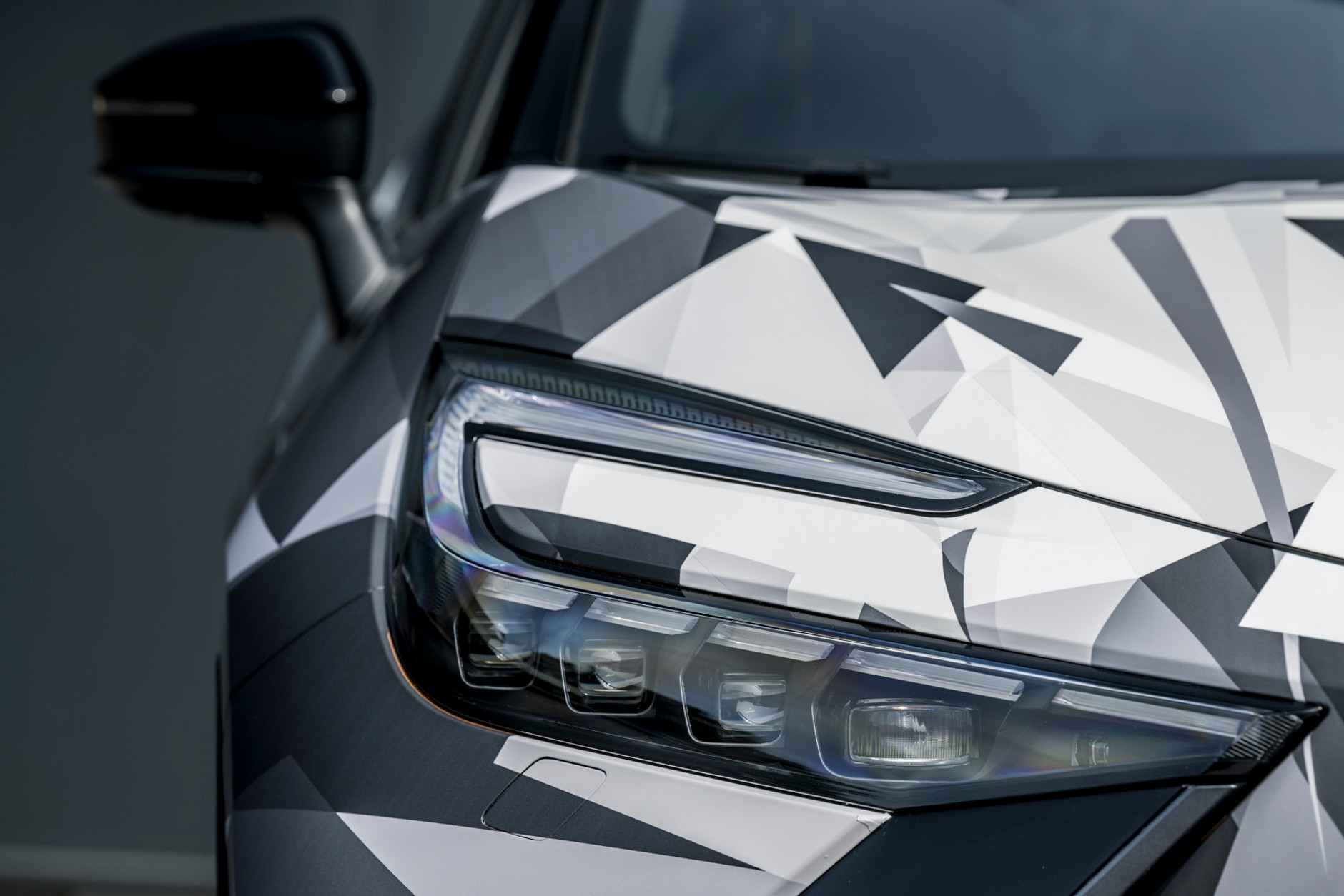 Nowa Toyota C-HR Plug-in Hybrid