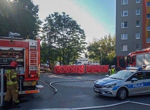 Pożar auta elektrycznego w Skierniewicach. Zginął 73-letni kierowca