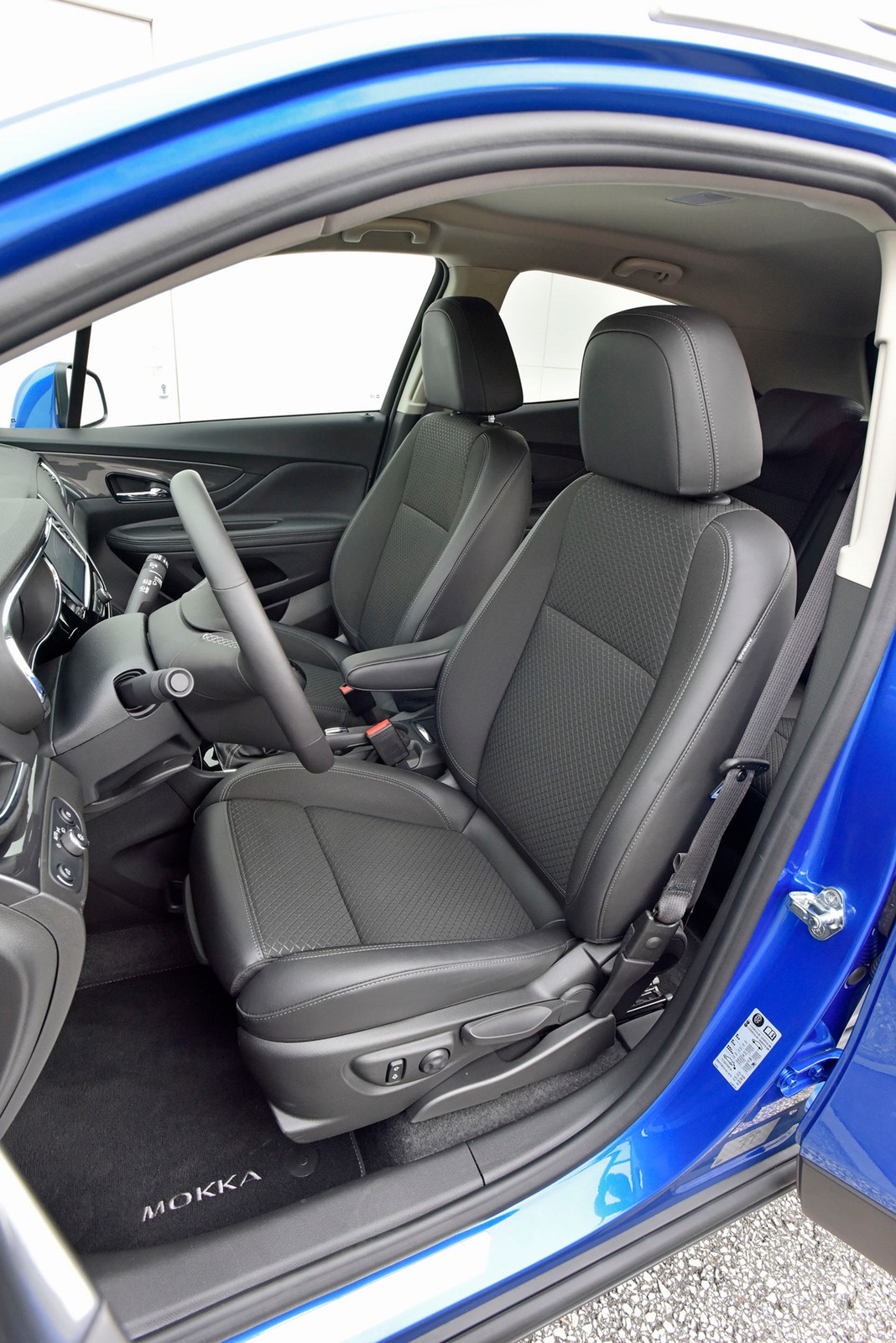 Skoda Karoq kontra Opel Mokka X - który kompaktowy SUV będzie lepszym wyborem?