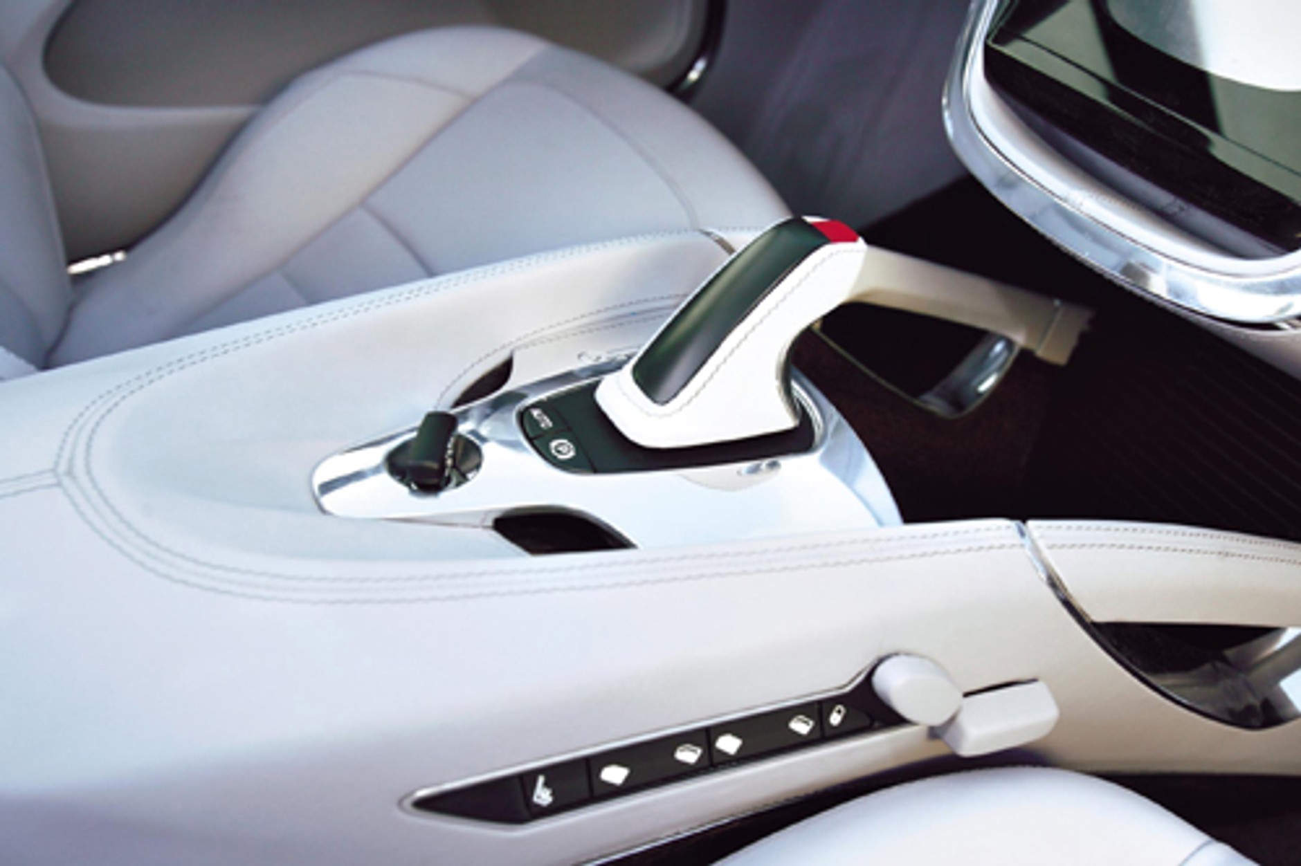 Peugeot 908 RC - Francuski Maybach