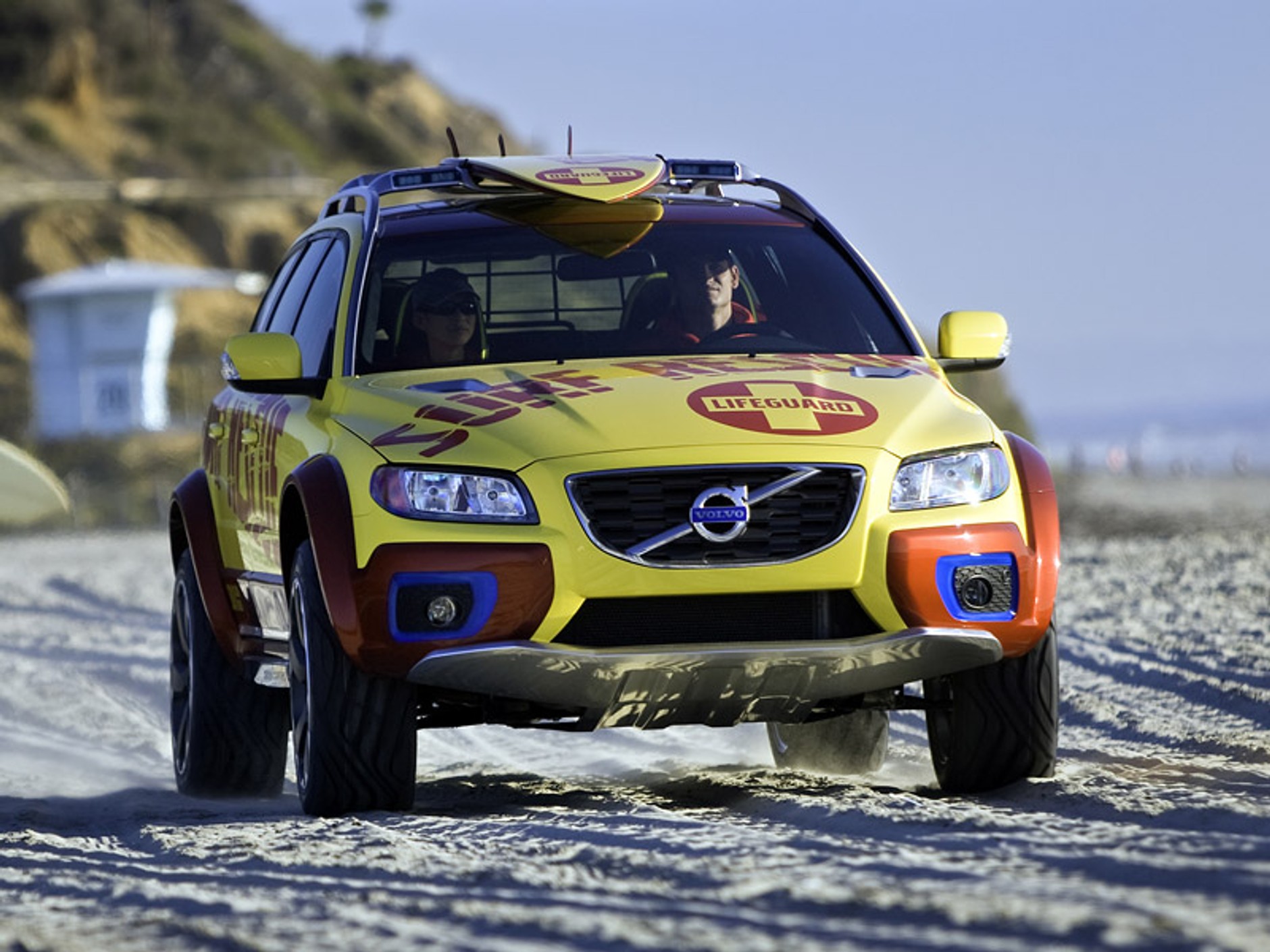 SEMA 2007: Volvo XC70 Surf Rescue Safety – stylowy ratownik