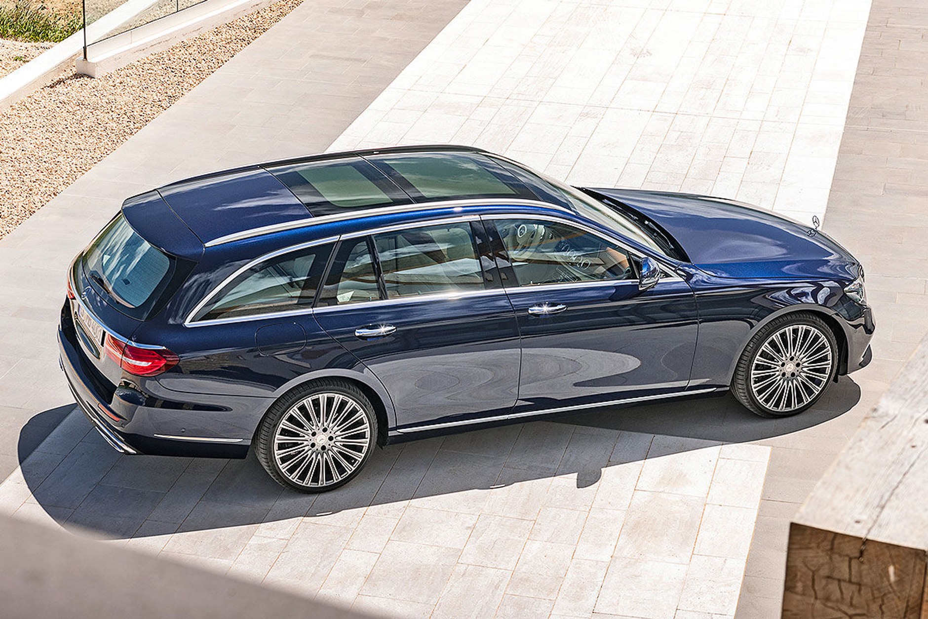 Nowy Mercedes klasy E Kombi - więcej elegancji, mniej przestrzeni