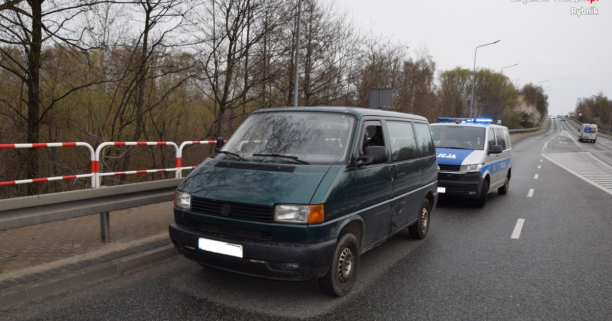 Kobieta ukradła Volkswagena T4 i woziła nim skradzione koła
