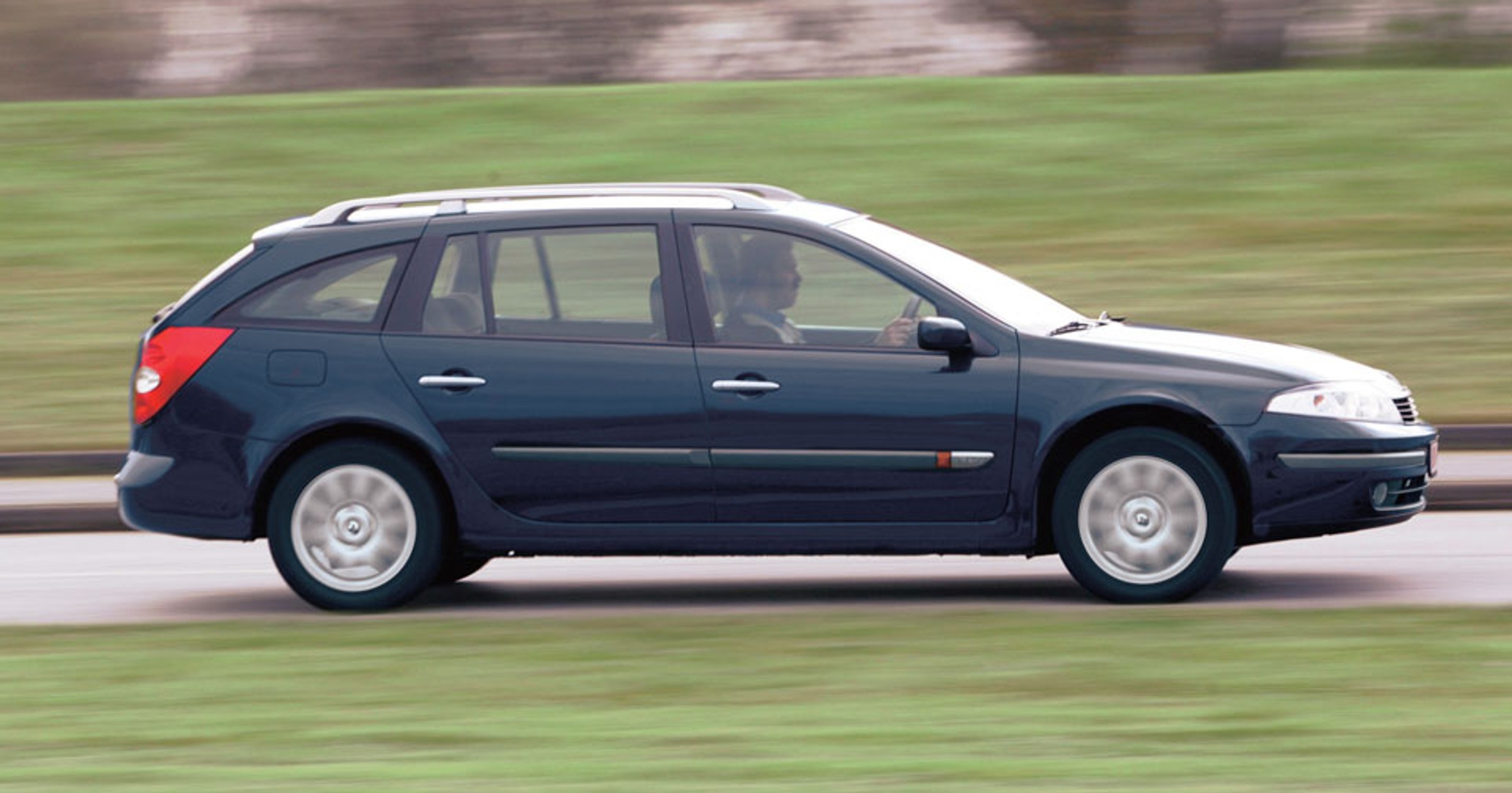 Renault Laguna II wśród aut, które trafiły na licytację