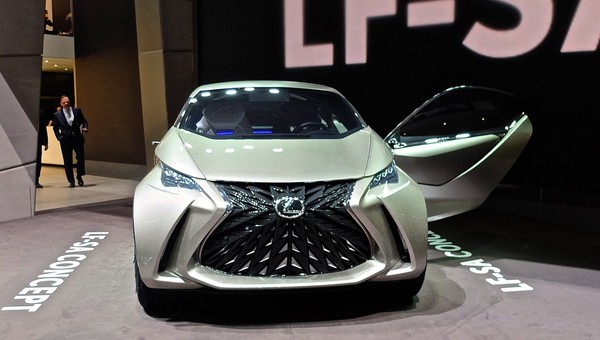 Genewa 2015 - Lexus LF-SA