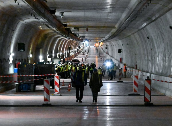 Kierowcy nie są już skazani na promy. Tunel pod Świną został oficjalnie otwarty