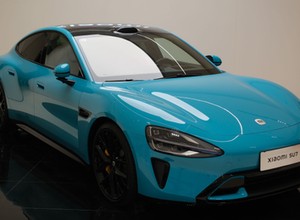 Czy auto chińskiego producenta smartfonów to najszybszy 4-drzwiowy samochód Nurburgringu? Tak, chociaż...