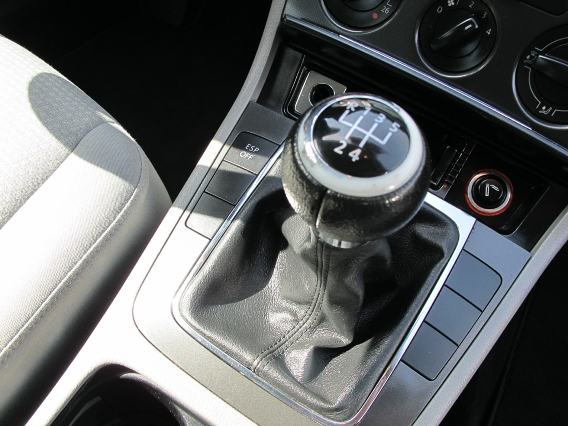 Sprawdziliśmy, czy warto kupić samochód sprowadzony z Francji