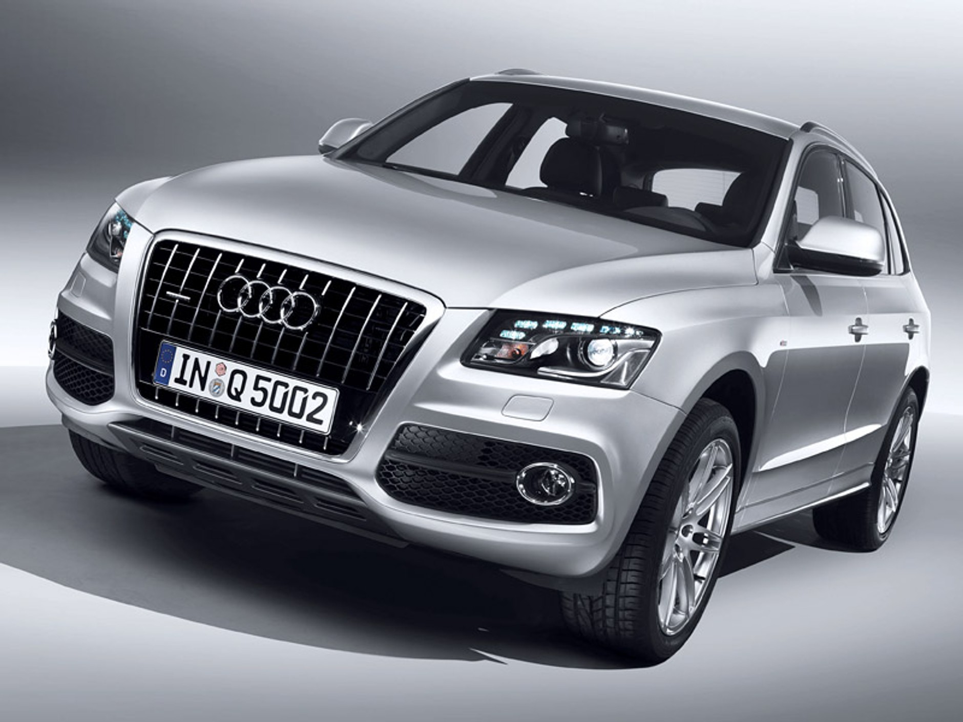 Audi Q5 S-line: nowy SUV w sportowym dresie
