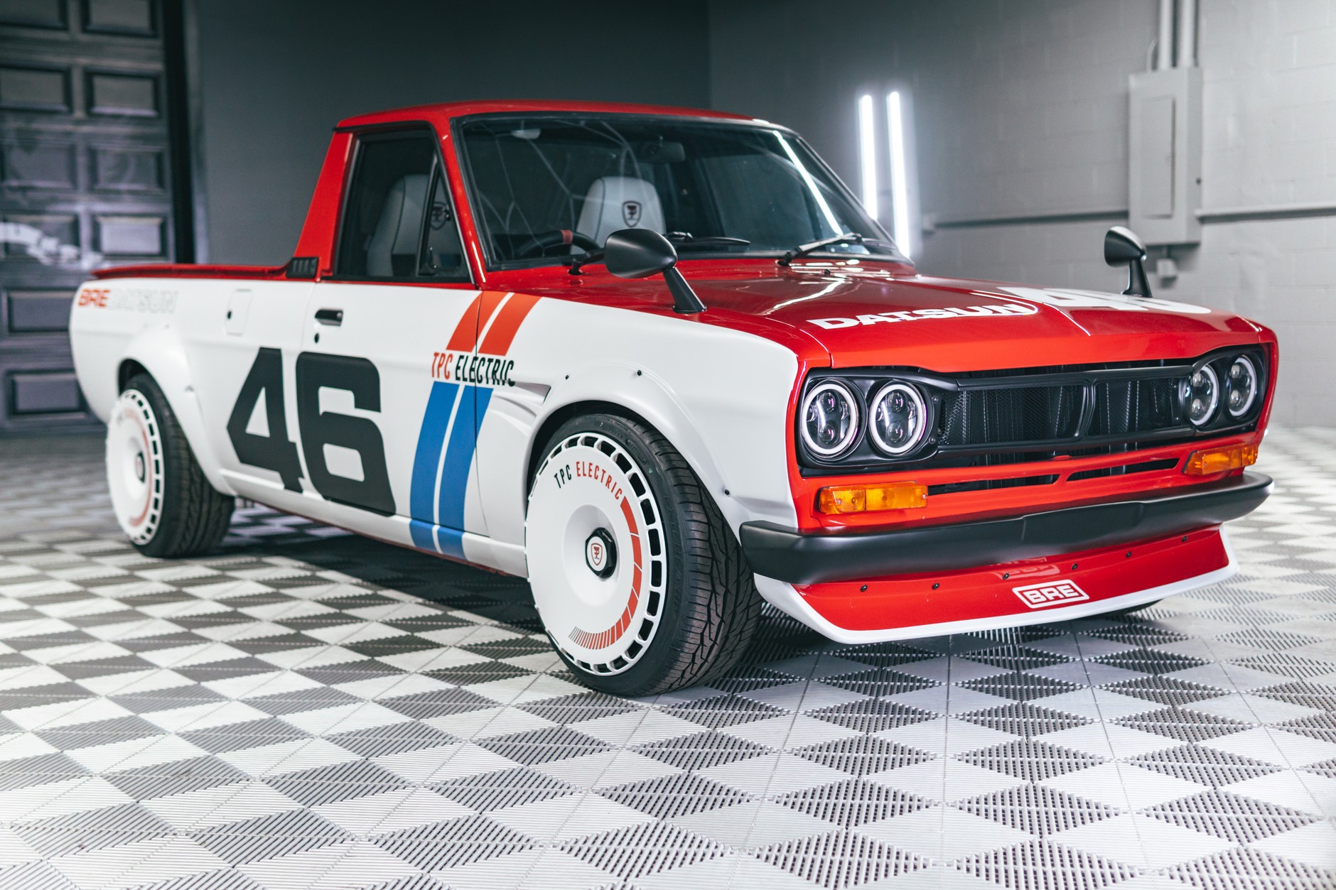 Nissan Sunny Truck jako Leaf. SEMA Show 2022