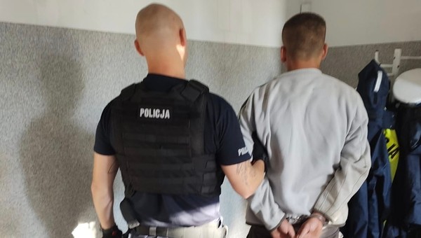 Pijany, bez uprawnień, skradzionym autem przyjechał do szpitala — bo bolała go głowa
