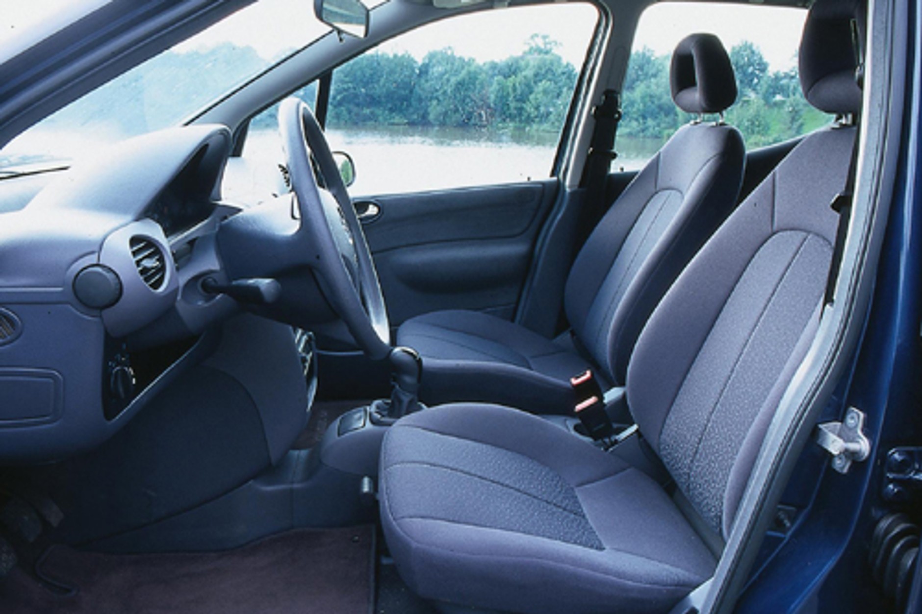 Najmniejsza gwiazda blado świeci - Wszystko o Mercedesie Klasy A