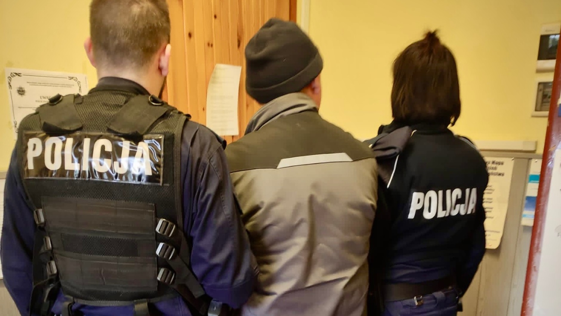 59-latek zatrzymany za kradzież balotów siana o łącznej wartości blisko ośmiu tys. zł