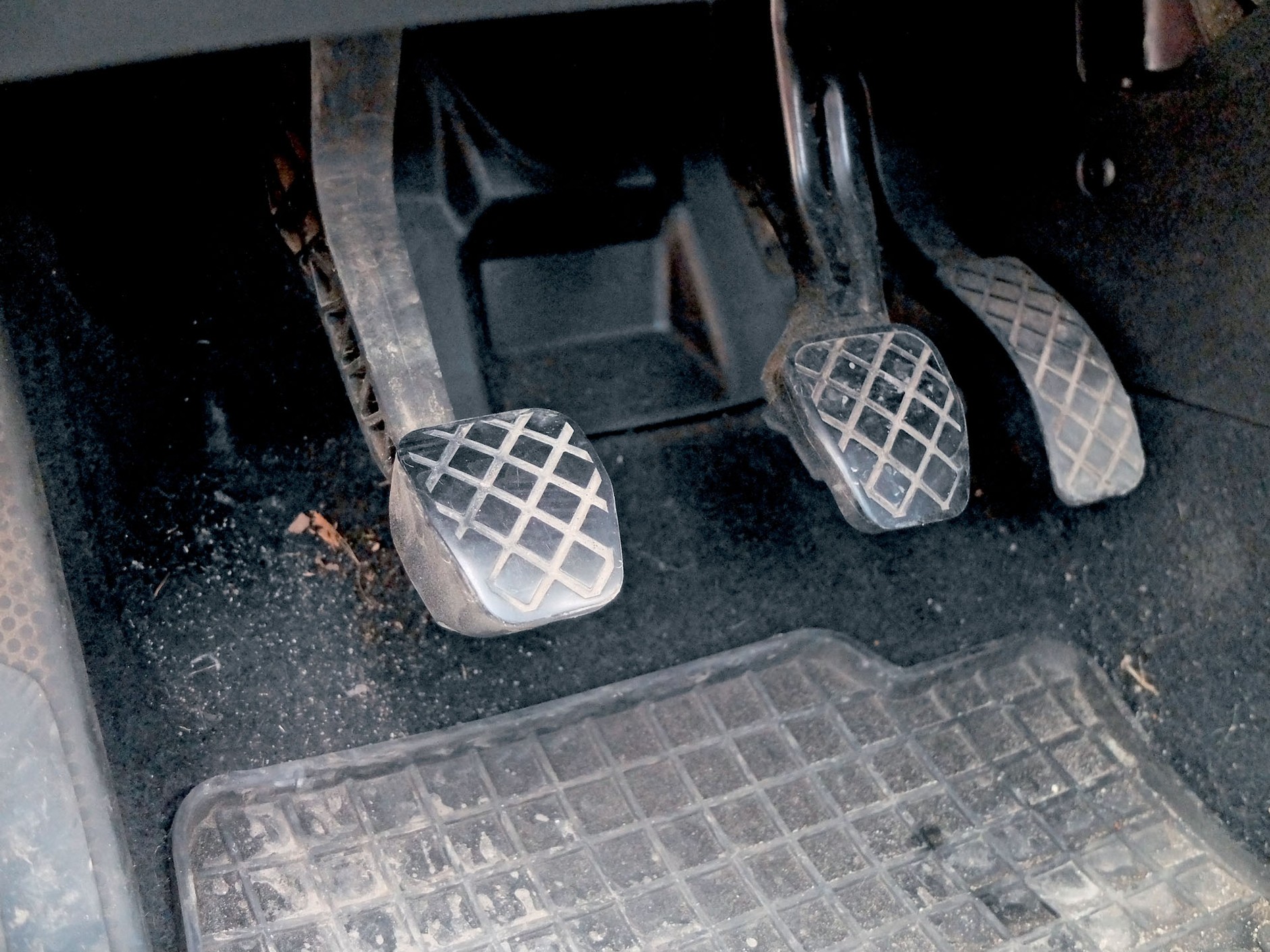 Moneta pod dywanikiem jest podobno gwarancją dobrobytu