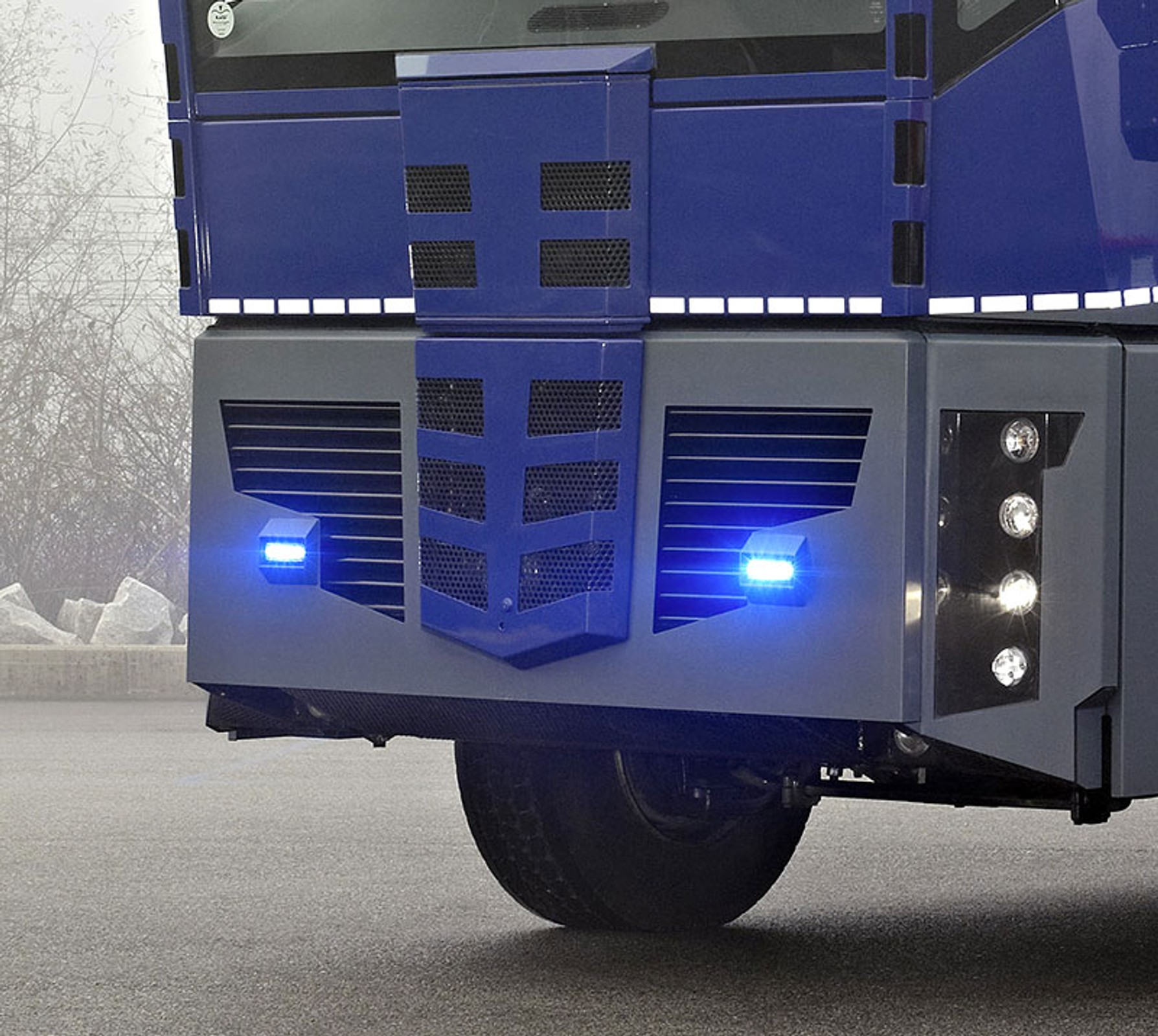 Mercedes-Benz Actros Water Cannon 10000: nowa broń policji