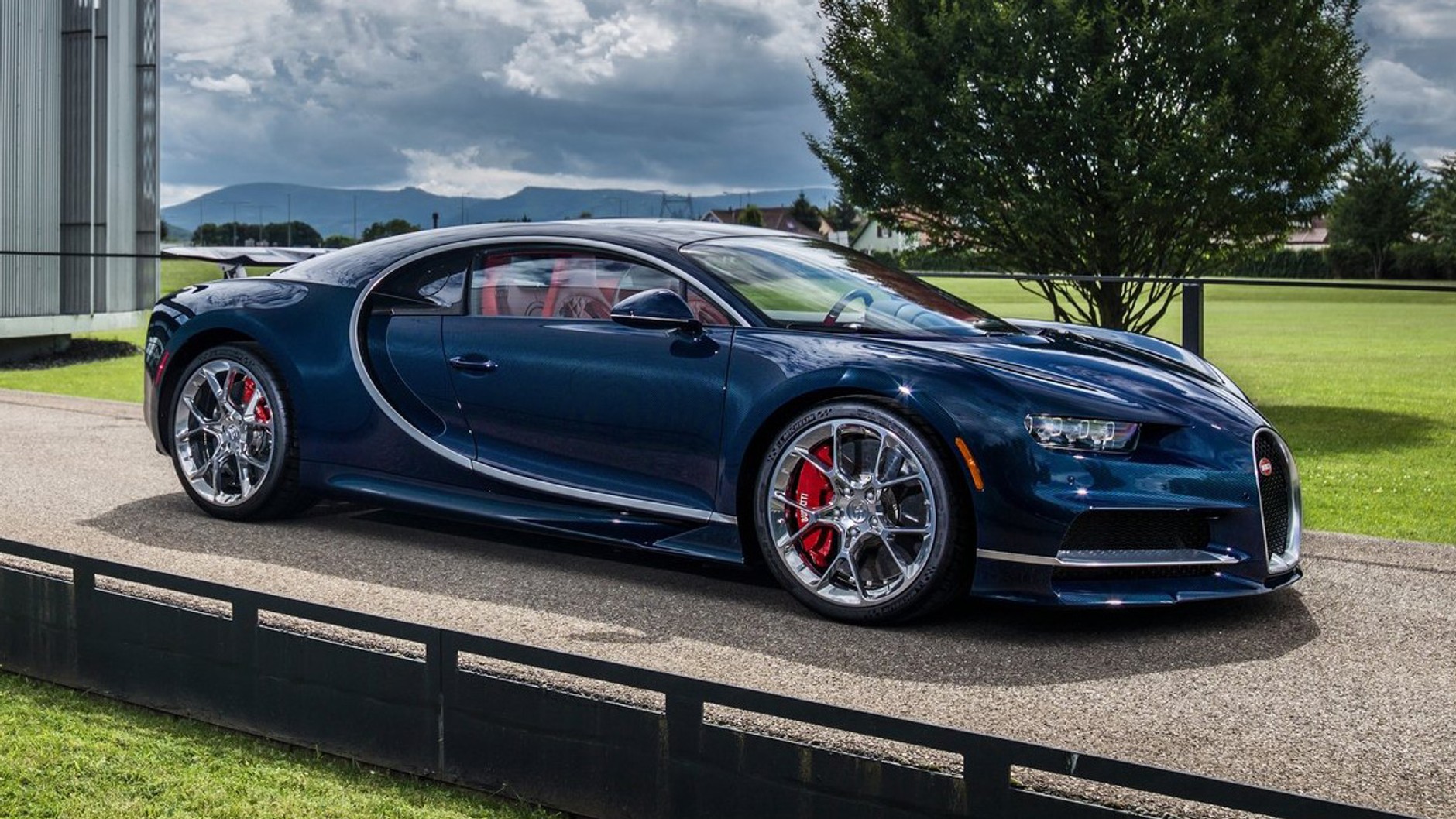 8 najmocniejszych samochodów w sprzedaży