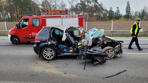 Golf najechał na ciężarówkę. Śmiertelny wypadek na A1